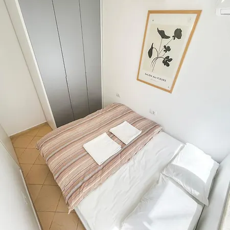 Apartment 2 Bedrooms 1032 *