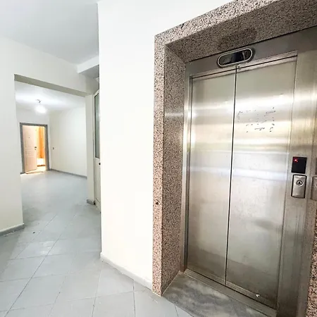 Apartment 2 Bedrooms 1032 *