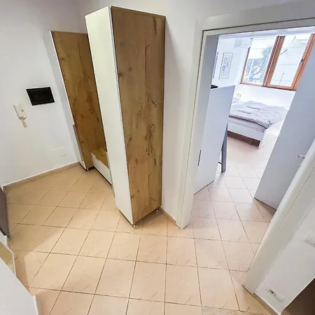 2 Bedrooms 1032 *