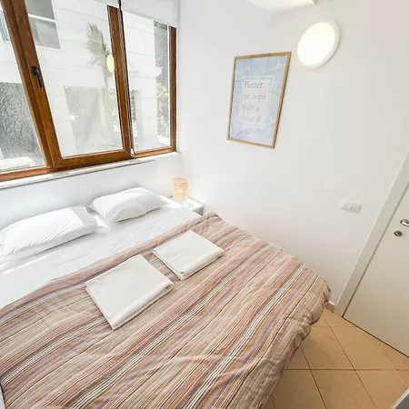 2 Bedrooms 1032