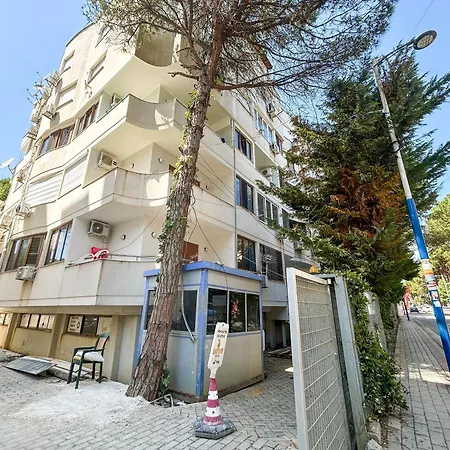 2 Bedrooms 1032