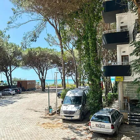 2 Bedrooms 1032 Apartment *