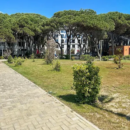 Apartment 2 Bedrooms 1032 *
